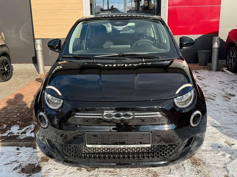 Gebraucht Fiat 500e 69 kW (95 PS) 2023 Schwarz