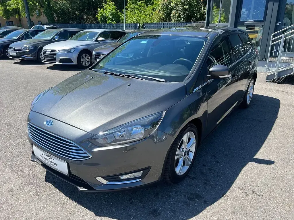 Używany Ford Focus Titanium 125 KM (91 kW) 2016 Srebrny Sedan/Limuzyna
