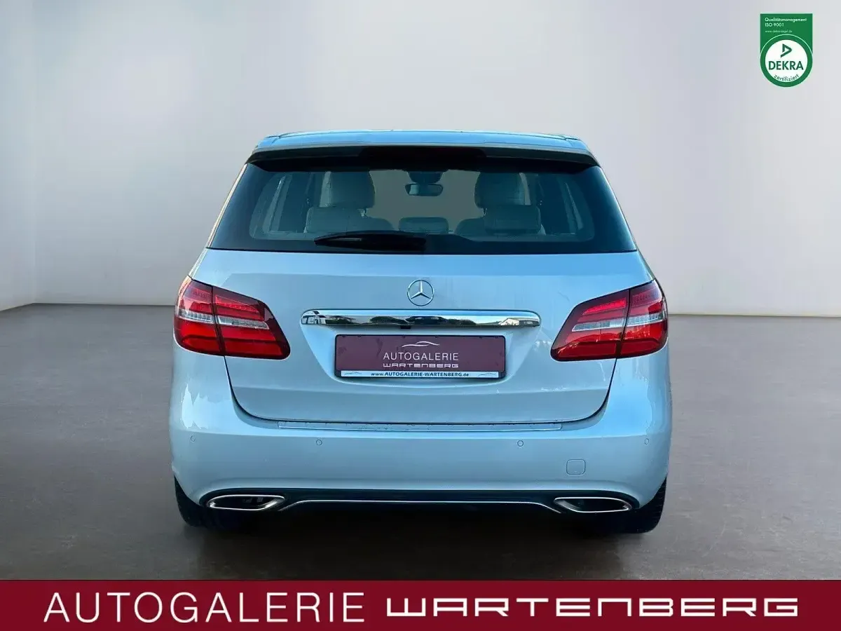 Gebraucht Mercedes B250 Style 211 PS (155 kW) 2018 Polarsilber Kleinwagen