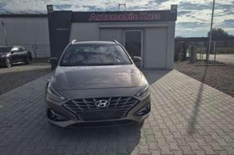 Silky bronze / met Gebraucht 2022 Hyundai i30 Kombi | 16.790 € (Superpreis) - Bild 1/4