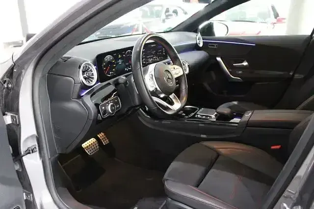 Gebraucht Mercedes A200 Sport 163 PS (119 kW) 2022 Mountauingrau Limousine