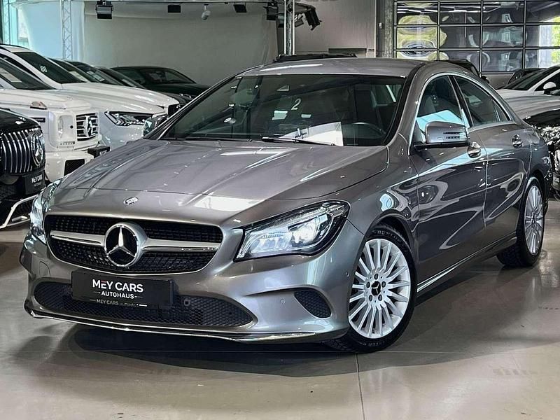 Grau Gebraucht 2016 Mercedes CLA200 AMG Coupé | 16.980 € (Fairer Preis) - Bild 1/4