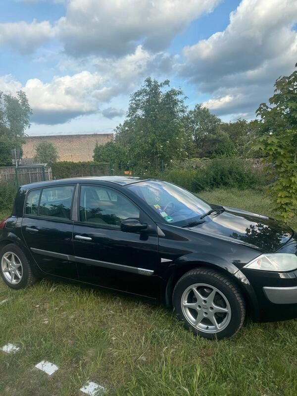 Schwarz Gebraucht 2005 Renault Mégane II Limousine | 1.700 € - Bild 1/4