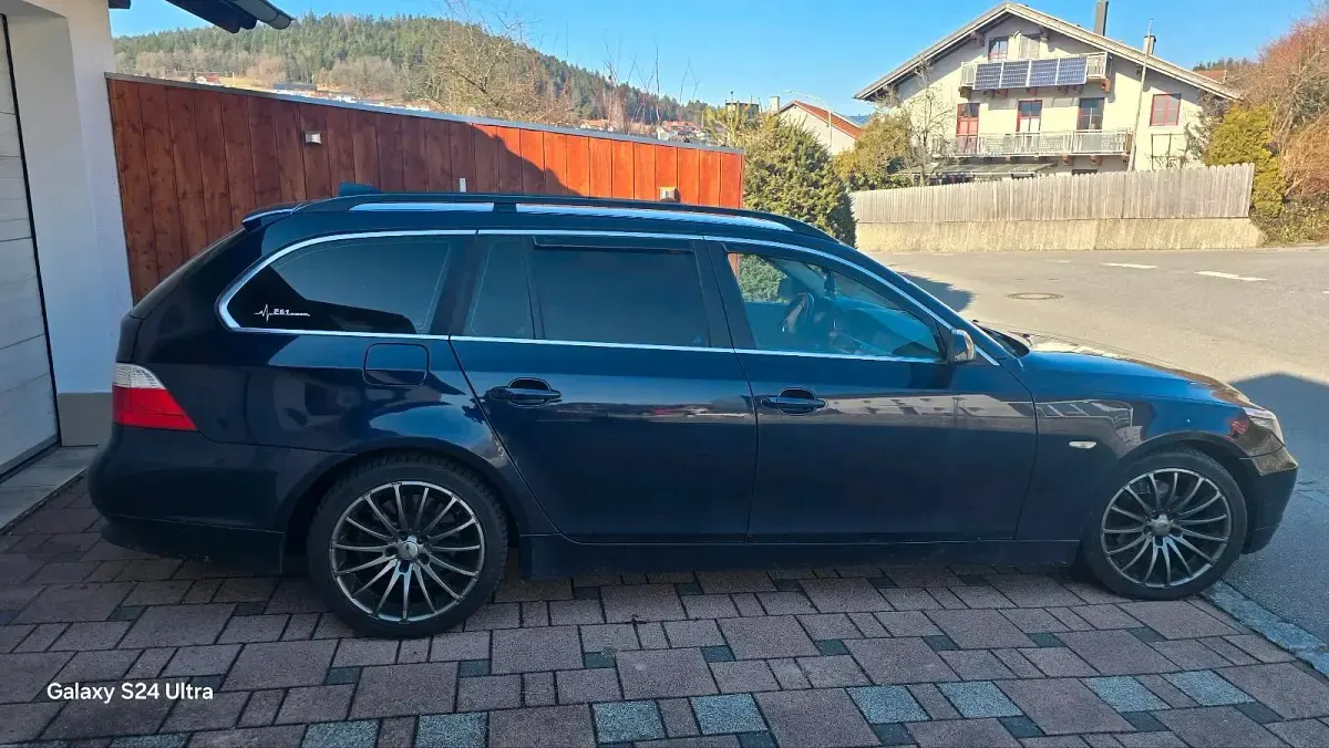 Gebraucht BMW 525 192 PS (141 kW) 2004 Blau Kombi