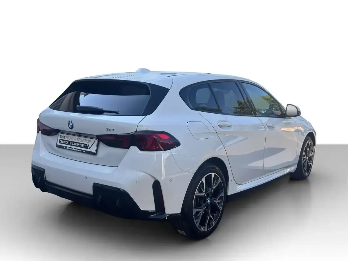 Gebraucht BMW 116 122 PS (89 kW) 2025 Weiß Kleinwagen