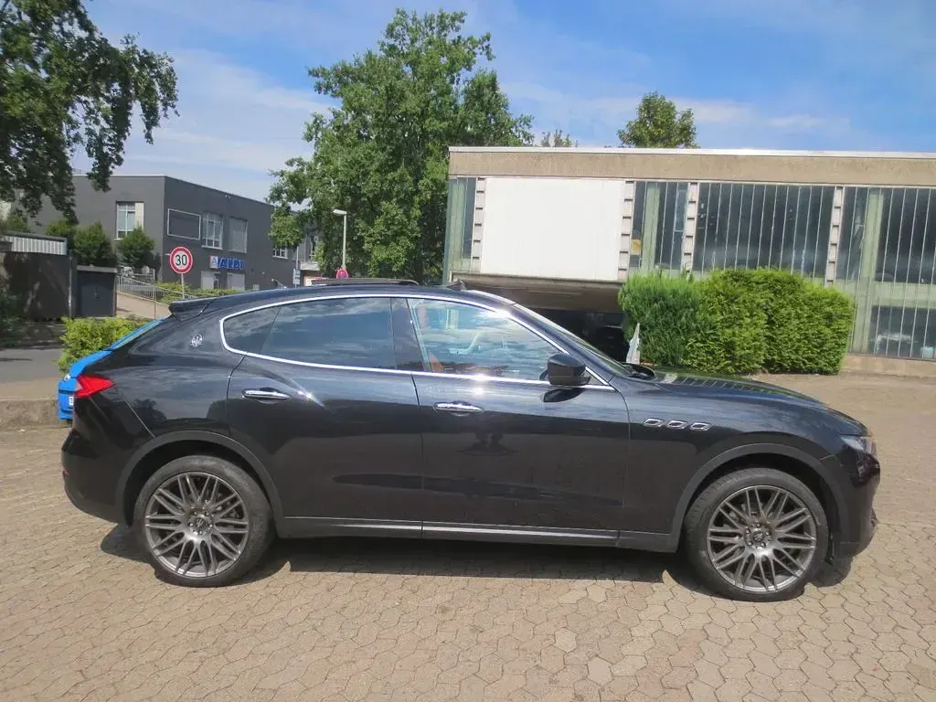 Gebraucht Maserati Levante 275 PS (202 kW) 2018 Schwarz SUV