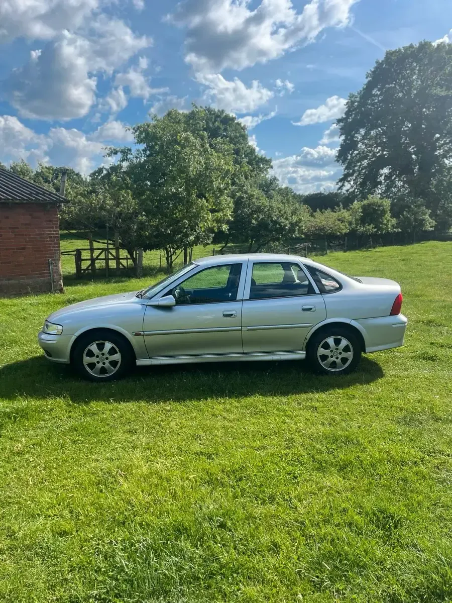 Gebraucht Opel Vectra 101 PS (74 kW) 2001 Silber Limousine