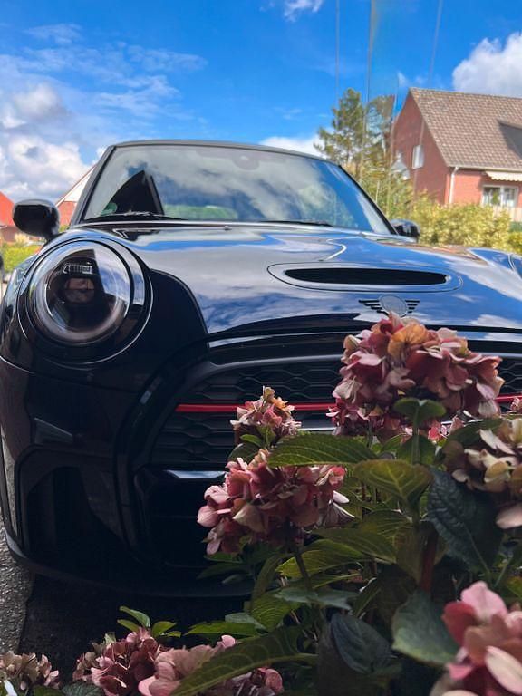 Blau Gebraucht 2022 Mini John Cooper Works Classic Kleinwagen | 29.900 € (Etwas zu teuer) - Bild 1/3