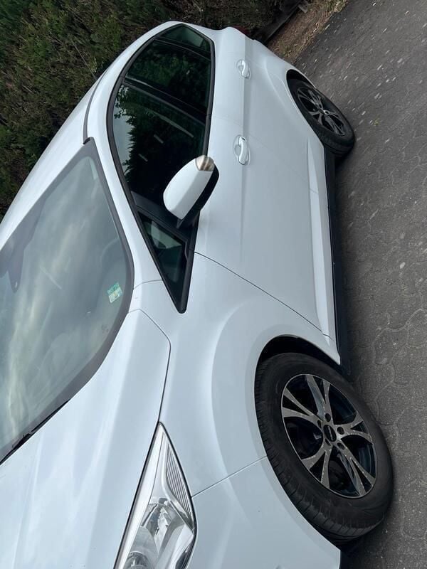 Weiß Gebraucht 2016 Ford C-MAX Van / Kleinbus | 4.250 € (Superpreis) - Bild 1/4