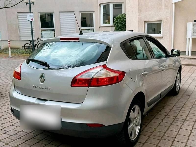 Gebraucht Renault Mégane 110 PS (80 kW) 2009 Silber Limousine