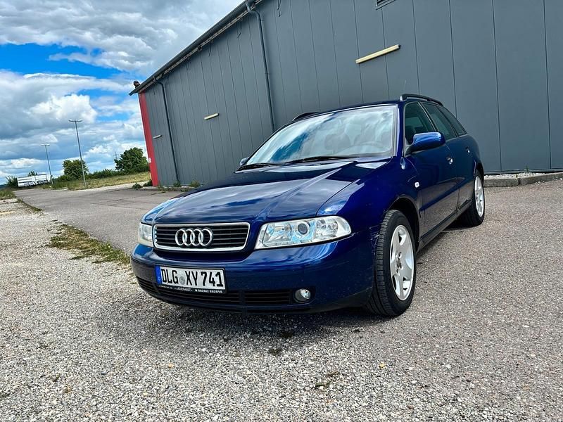 Gebraucht 2001 Audi A4 Kombi | 350 € (Superpreis) - Bild 1/4