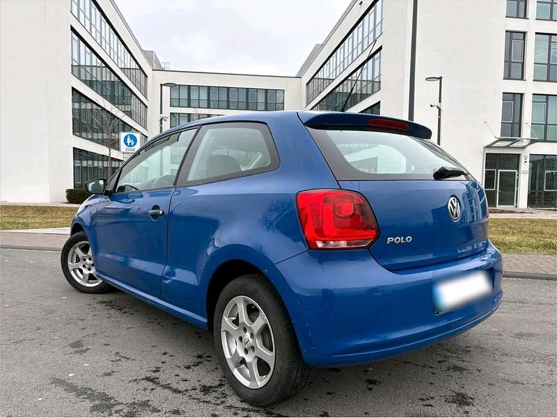Gebraucht VW Polo Comfortline 60 PS (44 kW) 2011 Blau Kleinwagen