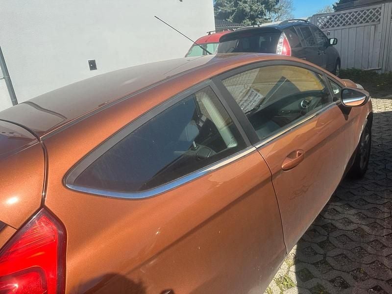 Gebraucht Ford Fiesta SYNC Edition 80 PS (58 kW) 2013 Braun Kleinwagen