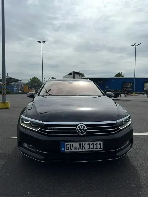 Gebraucht VW Passat Highline 239 PS (175 kW) 2015 Schwarz Kombi