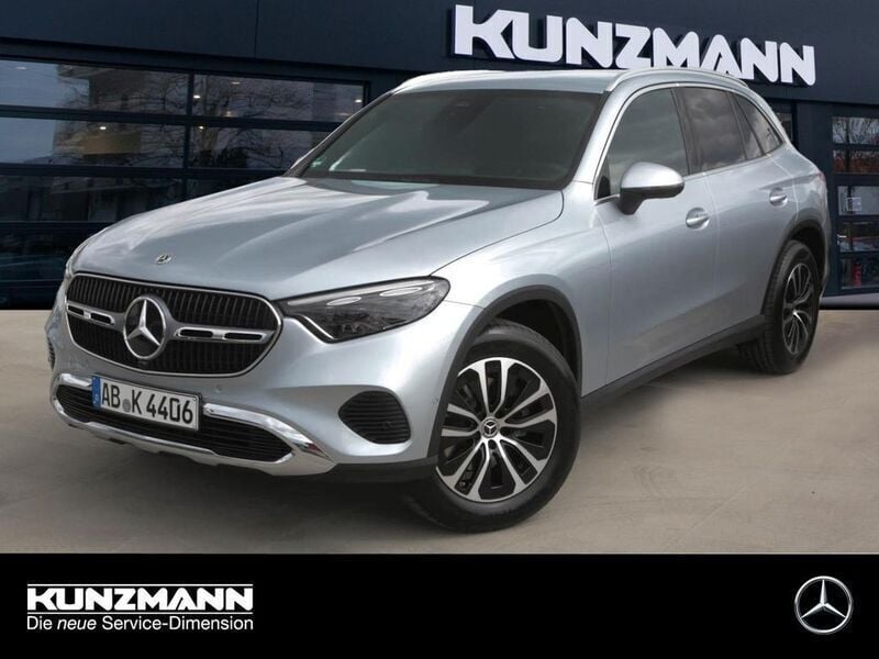 Hightechsilber metallic metallic Gebraucht 2025 Mercedes GLC200 Avantgarde SUV | 51.870 € (Guter Preis) - Bild 1/4