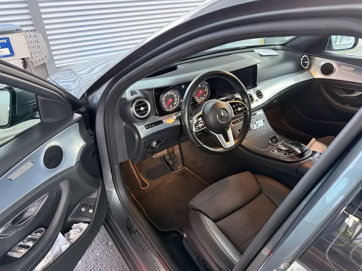 Gebraucht Mercedes E300 306 PS (225 kW) 2020 Grau Kombi