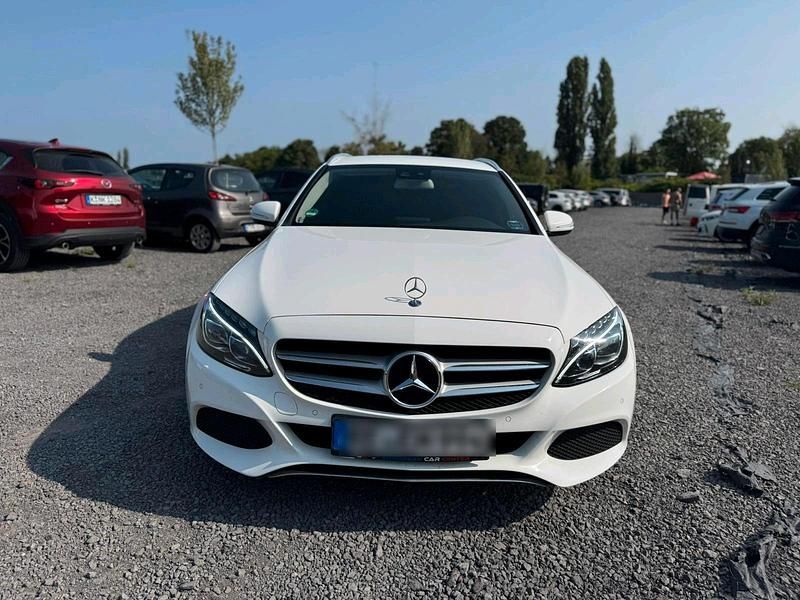 Weiß Gebraucht 2015 Mercedes C220 Kombi | 13.500 € (Teuer) - Bild 1/4