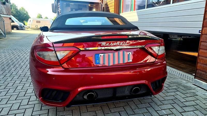 Gebraucht Maserati GranCabrio 460 PS (338 kW) 2018 Rot Cabrio