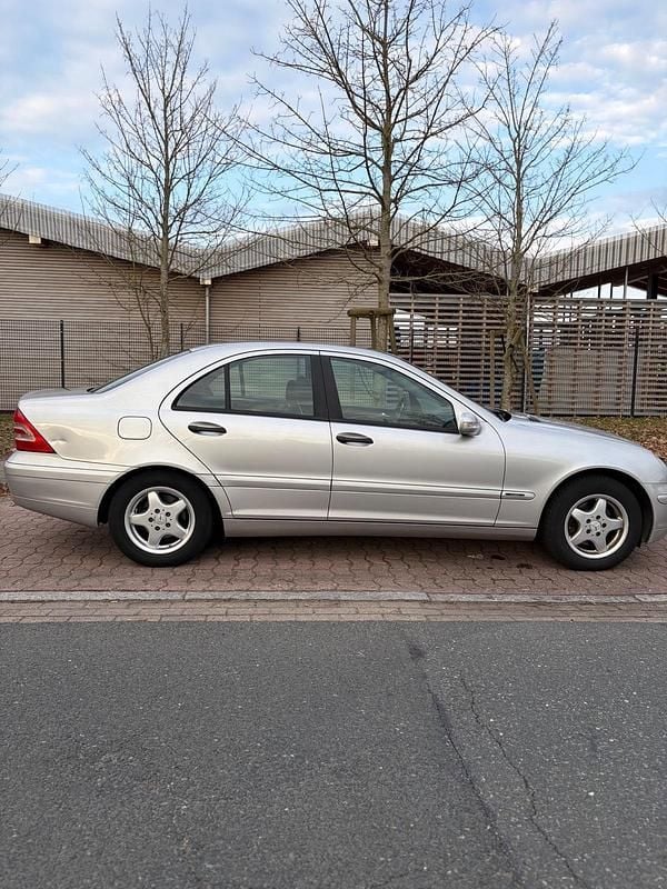 Gebraucht Mercedes C200 116 PS (85 kW) 2003 Silber Limousine