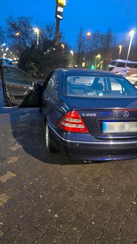Gebraucht Mercedes C220 150 PS (110 kW) 2004 Andere farben Coupé