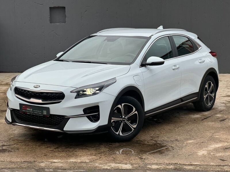 Weiß Gebraucht 2021 Kia XCeed Vision SUV | 18.990 € (Guter Preis) - Bild 1/4