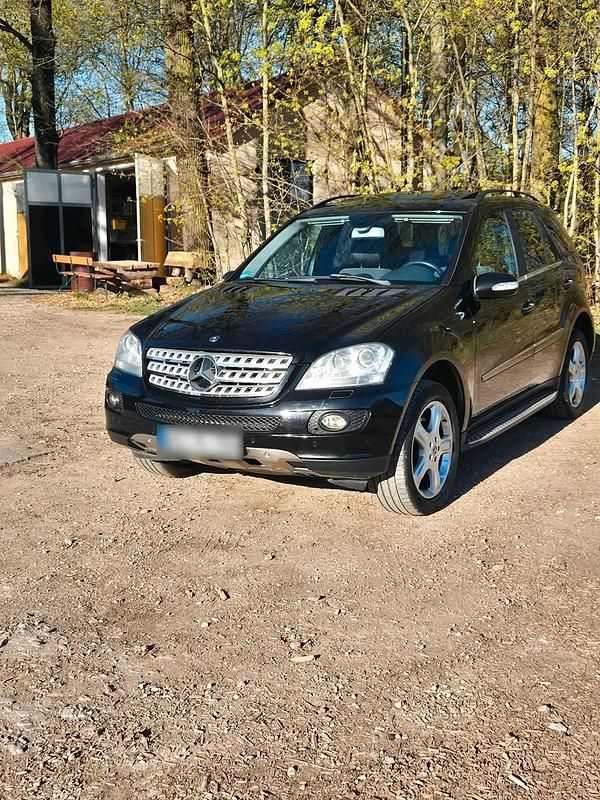 Gebraucht Mercedes ML320 224 PS (164 kW) 2008 Schwarz SUV