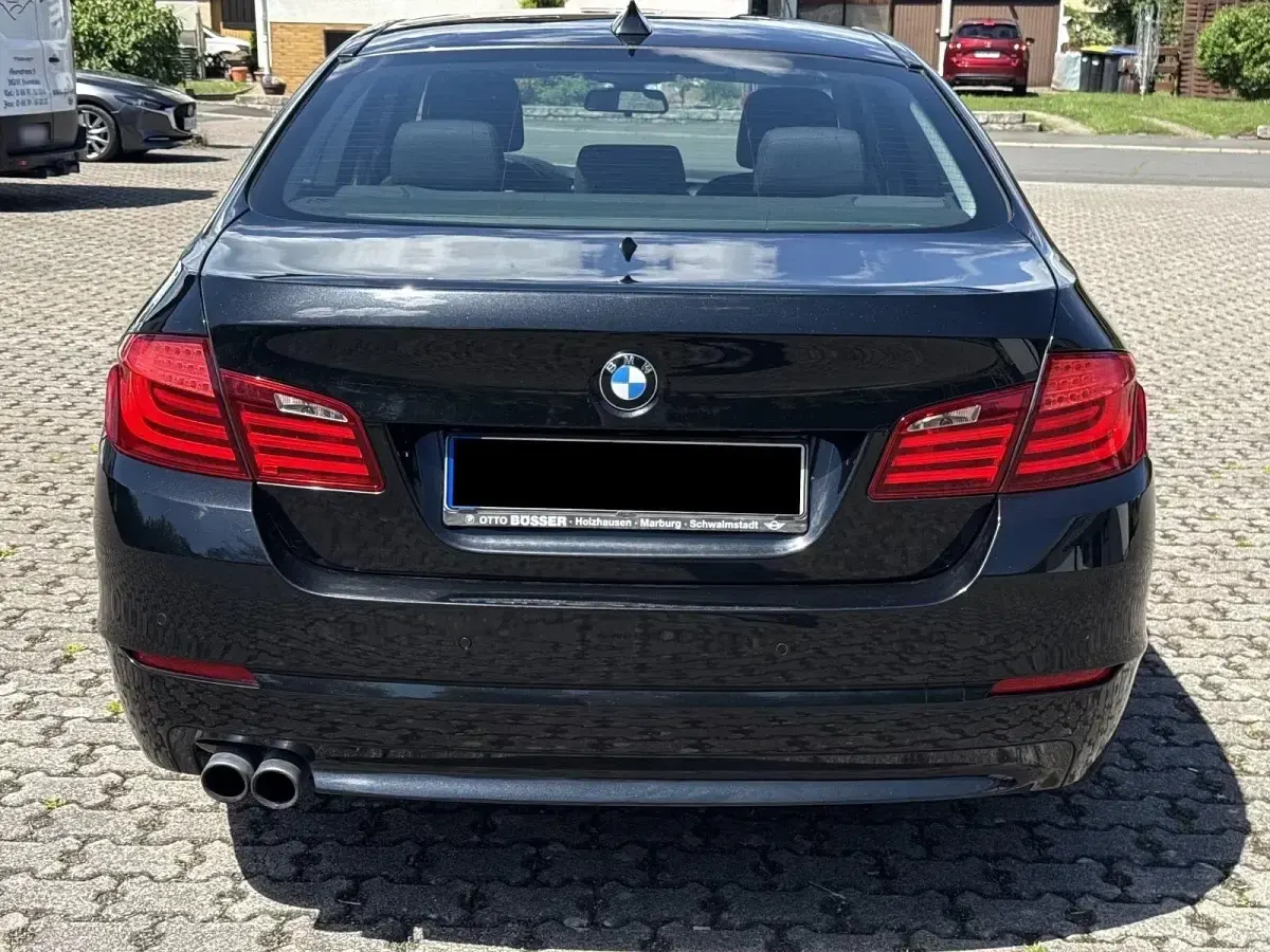 Gebraucht BMW 530 Sport Line 272 PS (200 kW) 2012 Schwarz Limousine