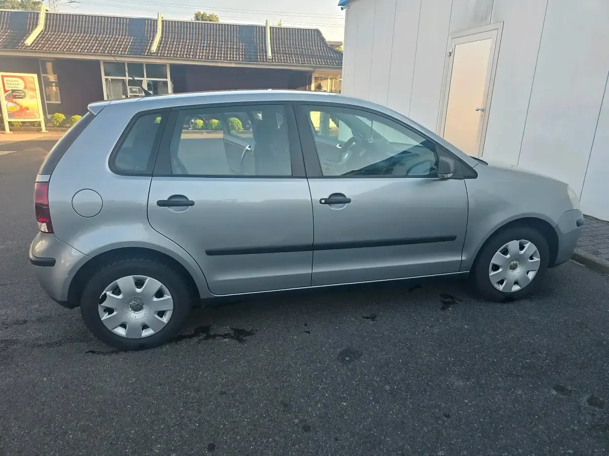 Gebraucht VW Polo 54 PS (39 kW) 2005 Grau Kleinwagen