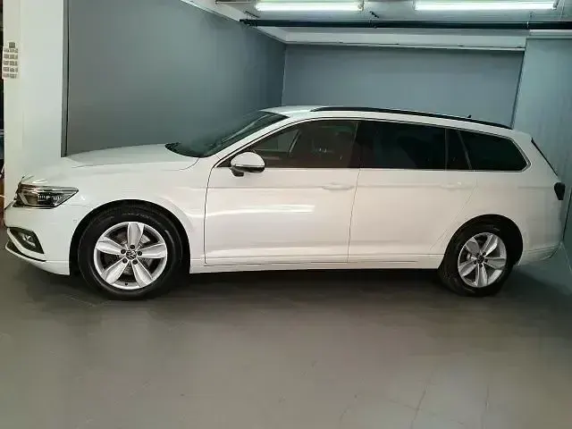 Gebraucht VW Passat Business 200 PS (147 kW) 2022 Oryxweiß perleffekt (metallic) Kombi