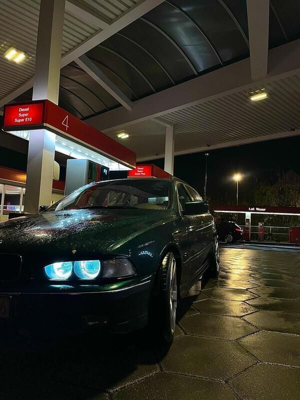 Grün Gebraucht 1998 BMW 523 Basis Kombi | 1.300 € (Fairer Preis) - Bild 1/4
