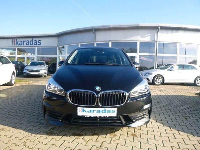 Gebraucht BMW 220 Gran Tourer Sport Line 190 PS (139 kW) 2021 Schwarz Van / Kleinbus
