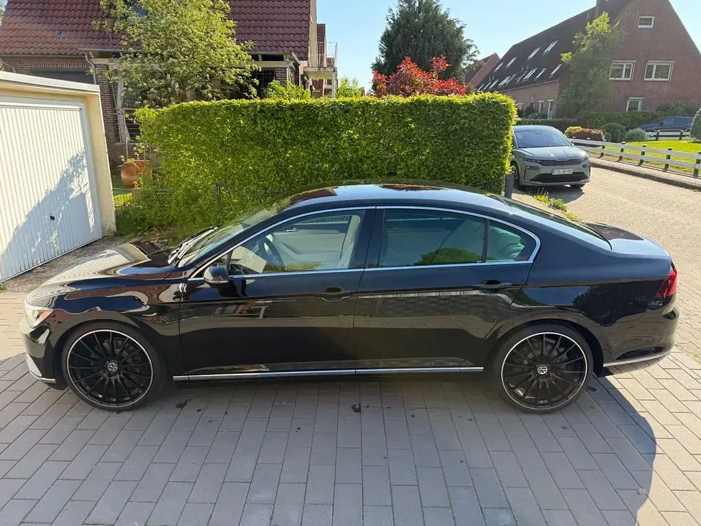 Gebraucht VW Passat Highline 150 PS (110 kW) 2015 Schwarz Limousine