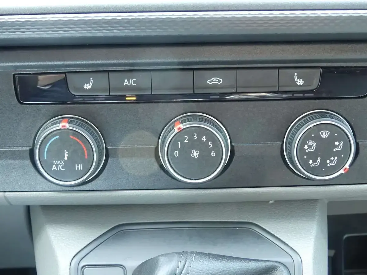 Gebraucht VW Transporter 150 PS (110 kW) 2020 Reflexsilber metallic (metallic) Van