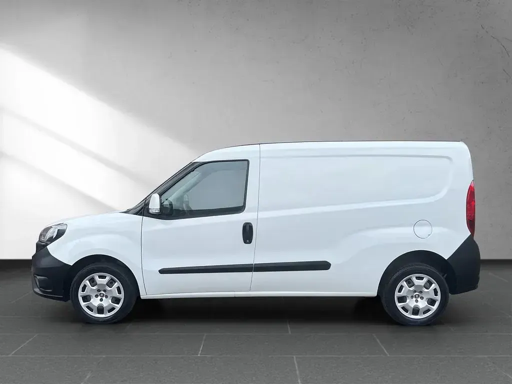 Gebraucht Fiat Doblò 95 PS (69 kW) 2019 Weiß Van / Kleinbus