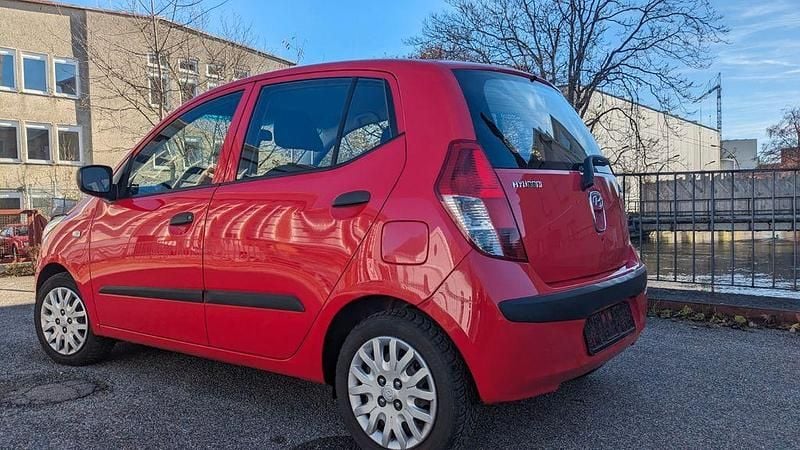 Rot Gebraucht 2010 Hyundai i10 Kleinwagen | 2.600 € (Etwas zu teuer) - Bild 1/4