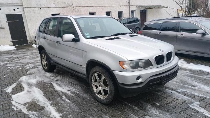Titansilber metallic Gebraucht 2001 BMW X5 SUV | 2.850 € (Superpreis) - Bild 1/4