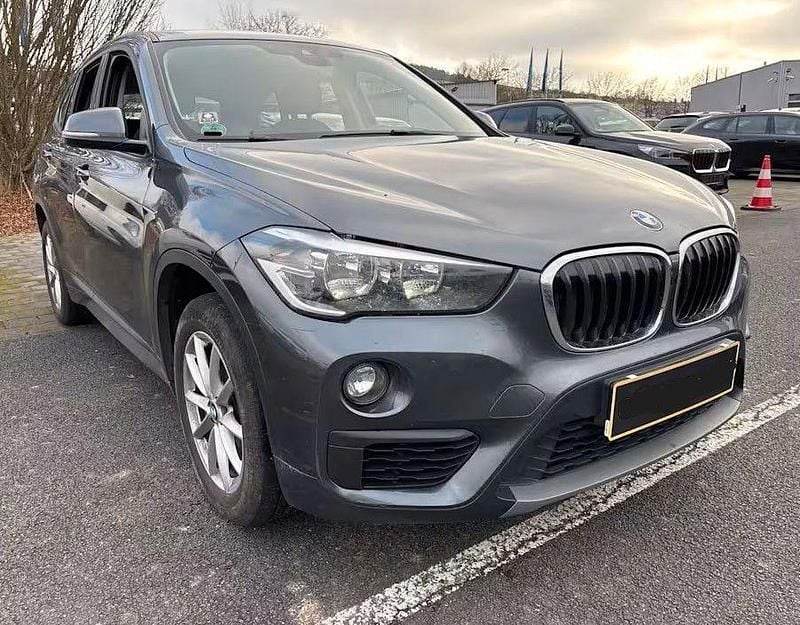 Grau Gebraucht 2016 BMW X1 SUV | 12.999 € (Fairer Preis) - Bild 1/4