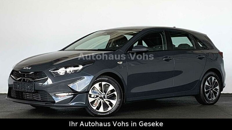 Weiß Neu 2025 Kia Ceed Kleinwagen | 20.470 € (Superpreis) - Bild 1/3
