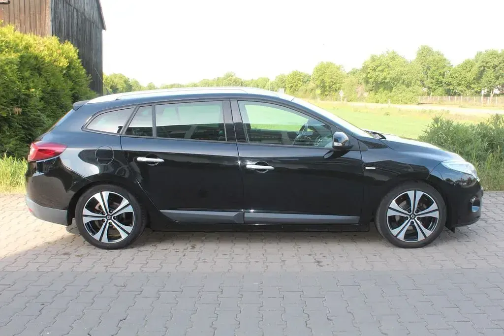 Gebraucht Renault Mégane Bose Edition 131 PS (96 kW) 2011 Schwarz Limousine