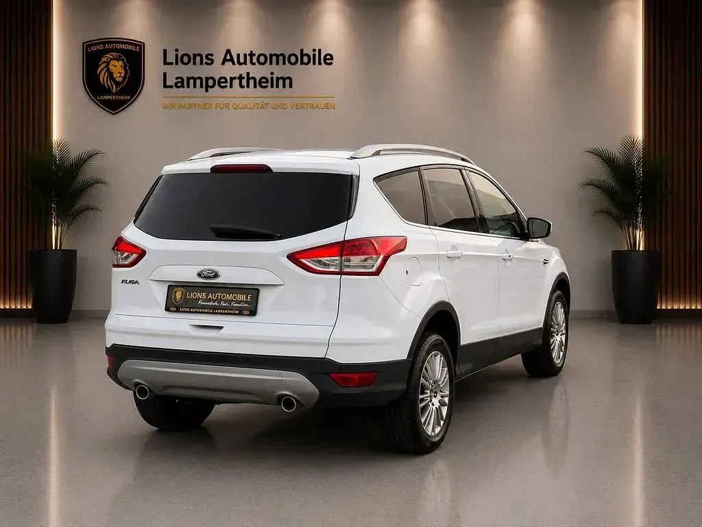 Gebraucht Ford Kuga Titanium 182 PS (133 kW) 2013 Weiß SUV