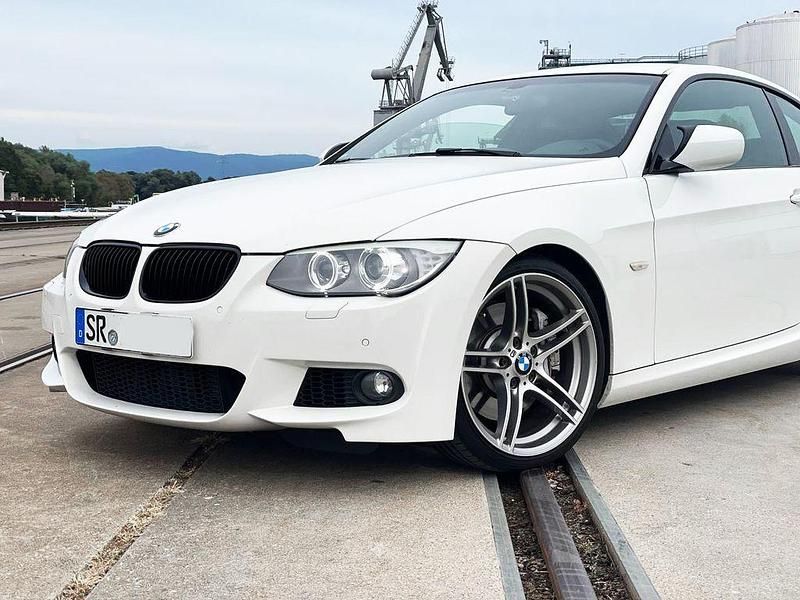 Gebraucht BMW 335 Performance 306 PS (225 kW) 2011 Weiß Coupé