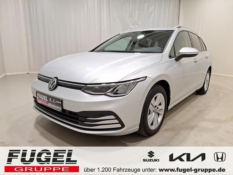 Reflexsilber metallic Gebraucht 2023 VW Golf VIII Life Kombi | 24.969 € (Guter Preis) - Bild 1/4