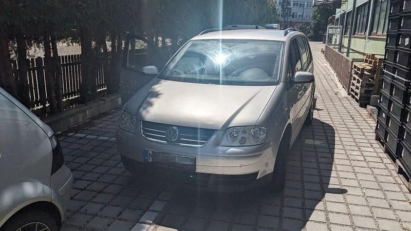 Silber Gebraucht 2005 VW Touran Highline Van / Kleinbus | 2.200 € (Guter Preis) - Bild 1/4