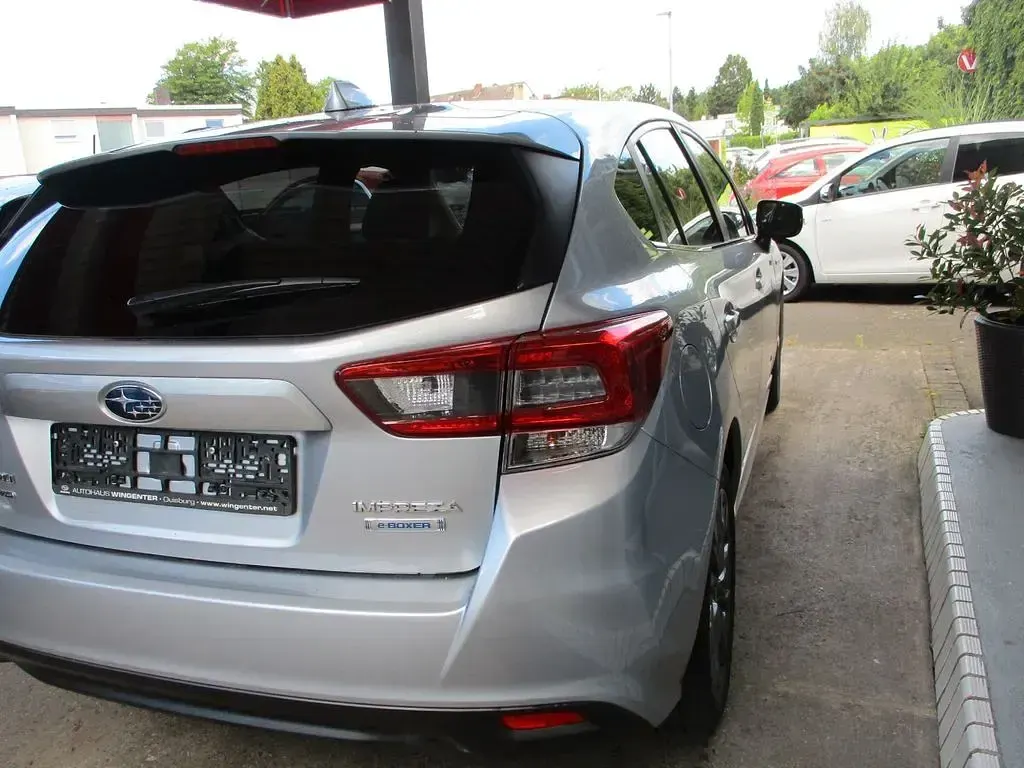 Gebraucht Subaru Impreza Trend 150 PS (110 kW) 2021 Silber Limousine