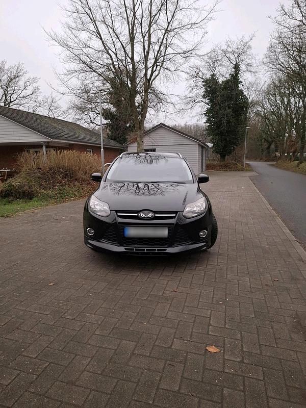 Gebraucht Ford Focus 150 PS (110 kW) 2013 Schwarz Kombi