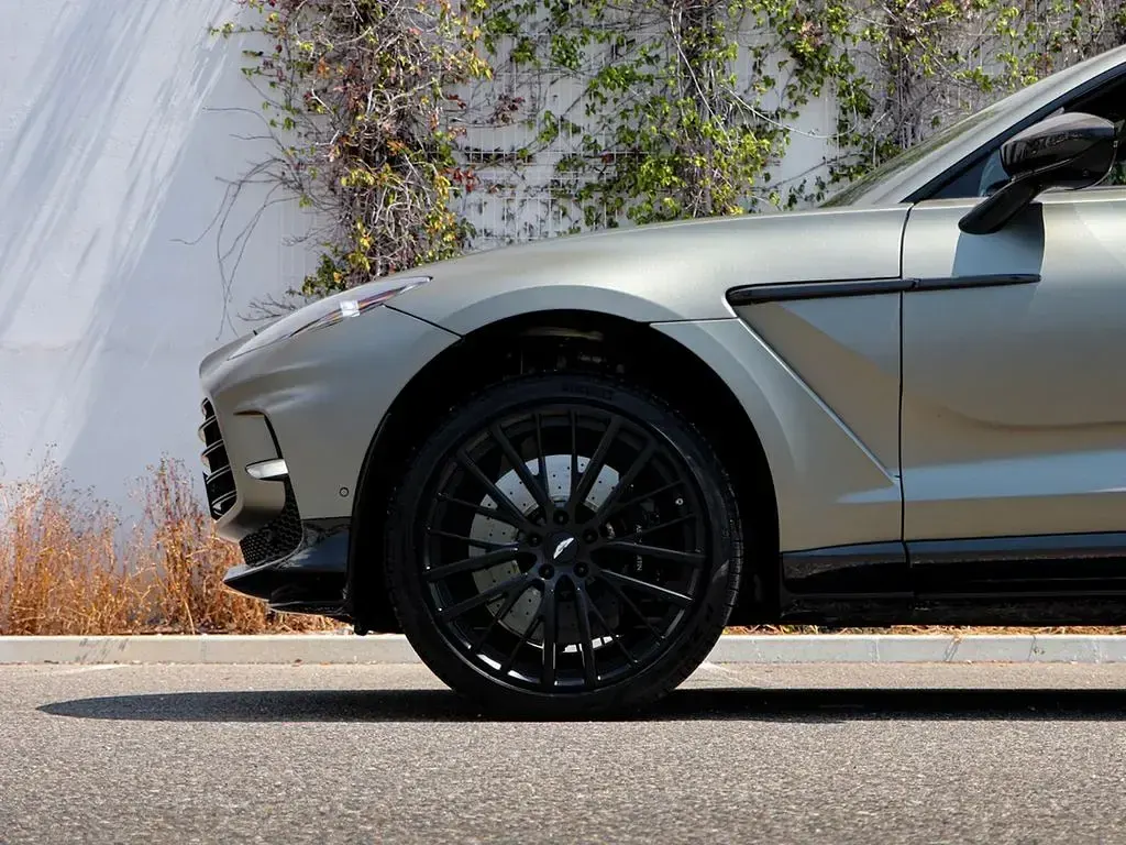 Gebraucht Aston Martin DBX 707 707 PS (519 kW) 2023 Grau SUV