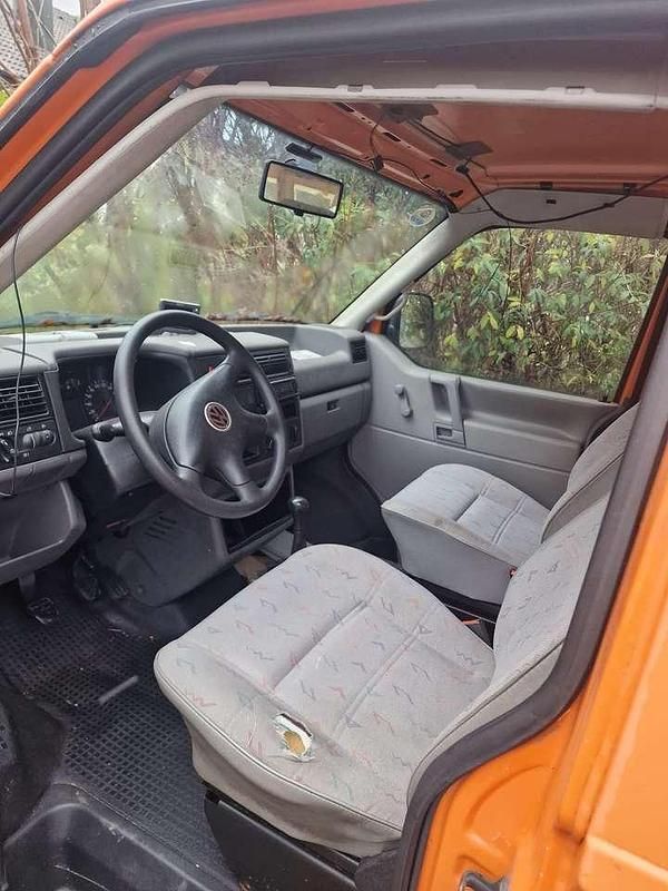 Gebraucht VW Transporter 88 PS (64 kW) 2001 Orange Van
