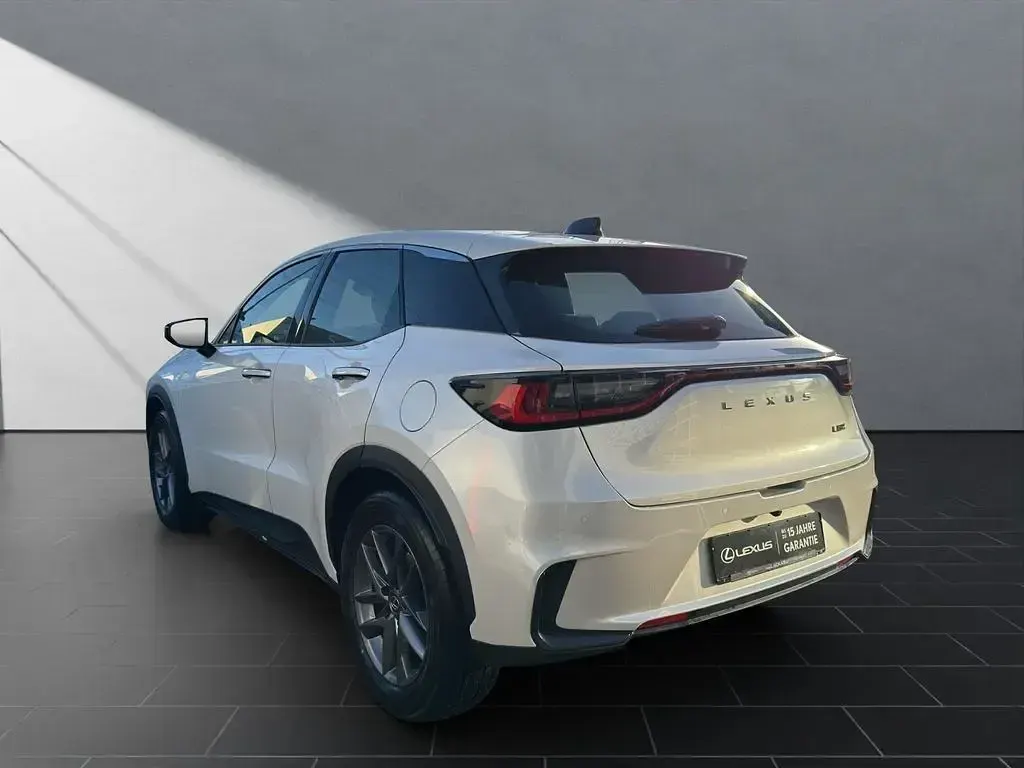 Neu Lexus LBX 136 PS (100 kW) 2026 Sonic white SUV