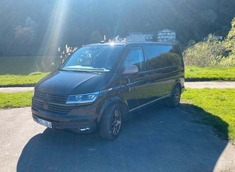 Second-hand VW Multivan Generation Six 205 CP (150 kW) 2020 Negru Monovolum