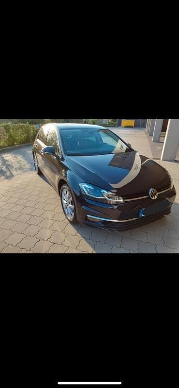 Schwarz Gebraucht 2017 VW Golf VII Comfortline Limousine | 13.900 € (Fairer Preis) - Bild 1/4